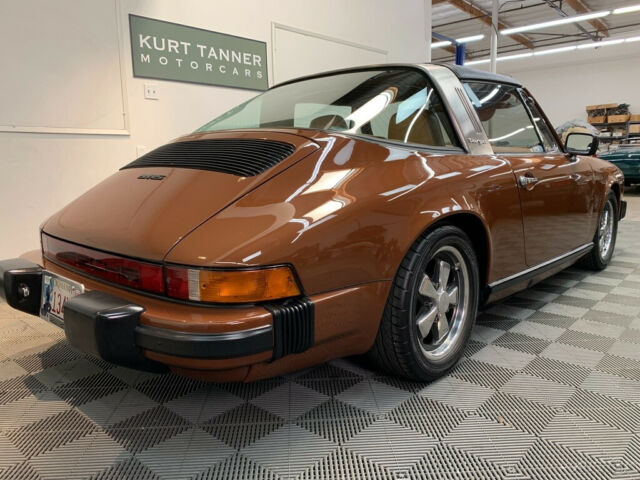 Porsche 911 1976 image number 18