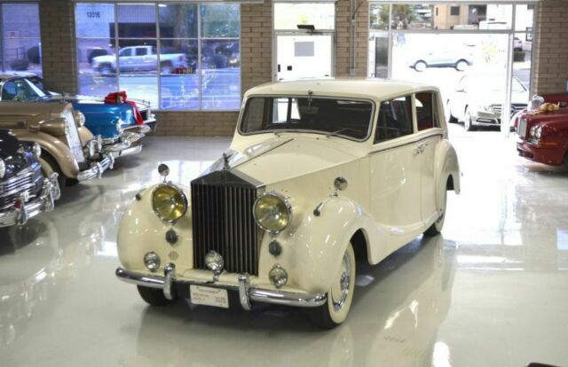 Rolls-Royce Silver Wraith Hooper Touring Limousine 1951 image number 25