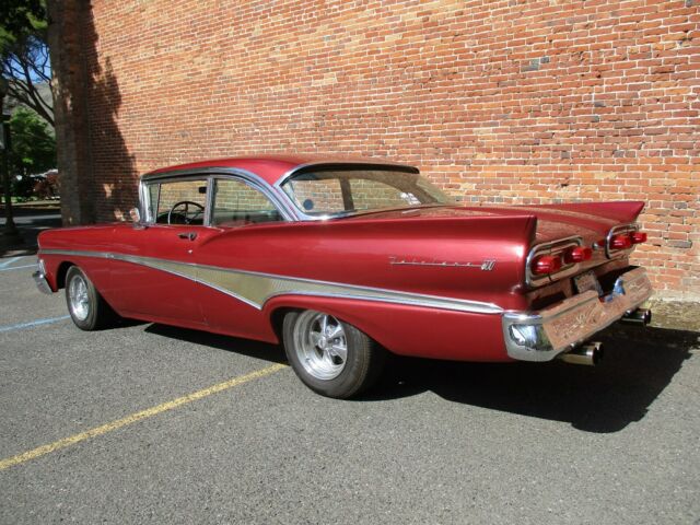 Ford Fairlane 1958 image number 31