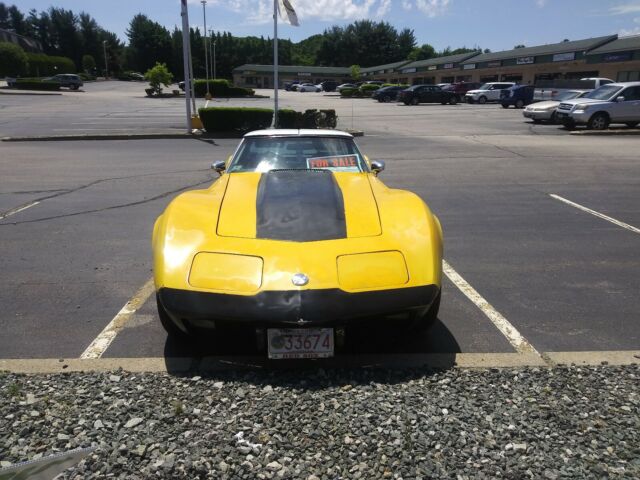 Chevrolet Corvette 1976 image number 18