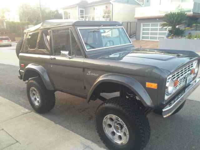 Ford Bronco 1976 image number 0