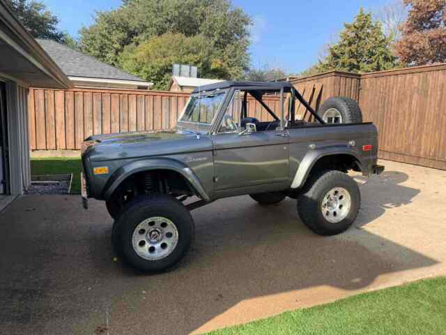 Ford Bronco 1976 image number 2