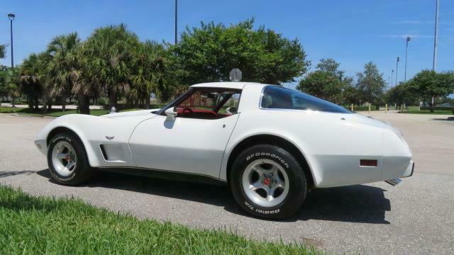 Chevrolet Corvette 1978 image number 16