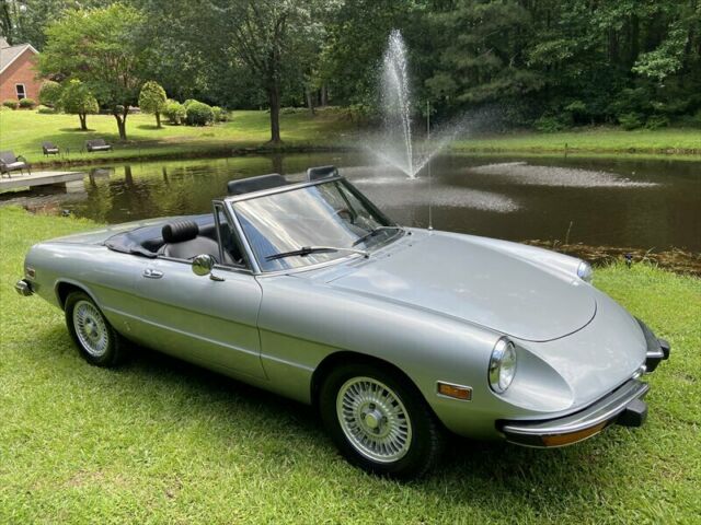 Alfa Romeo Spider 1974 image number 1