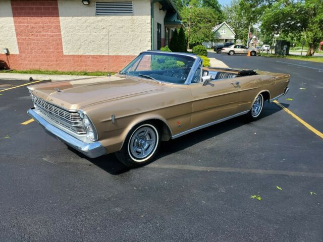 Ford Galaxie 1966 image number 2