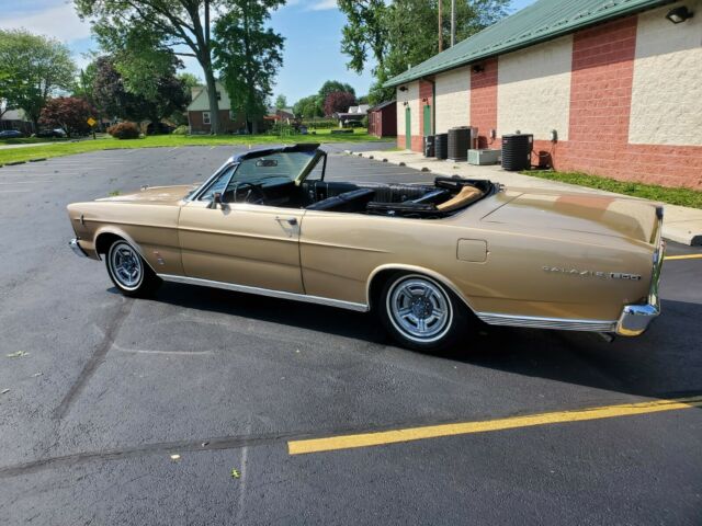 Ford Galaxie 1966 image number 29