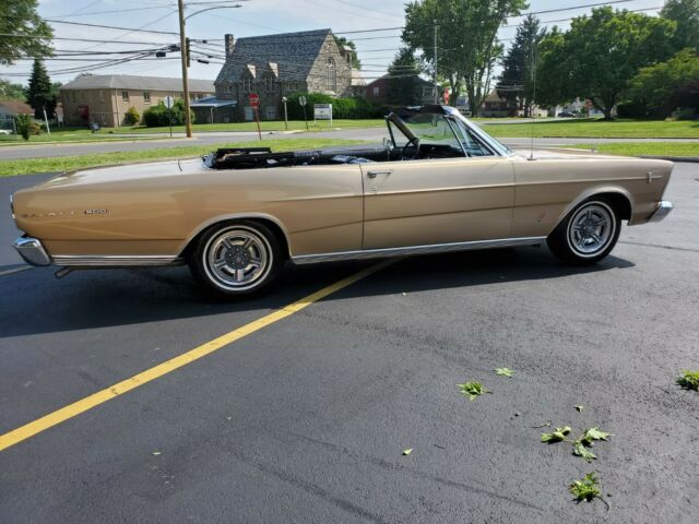 Ford Galaxie 1966 image number 32