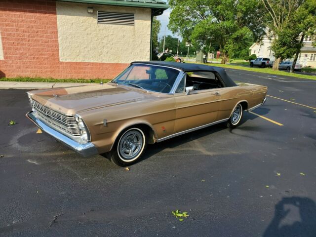 Ford Galaxie 1966 image number 33