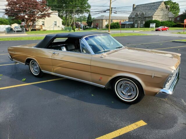 Ford Galaxie 1966 image number 36