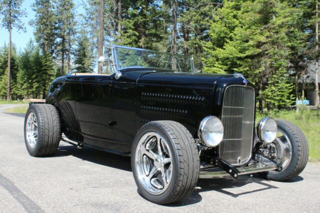 Ford Roadster 1932 image number 0