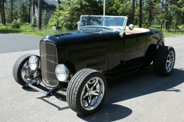 Ford Roadster 1932 image number 2