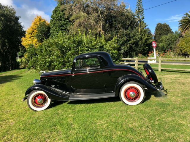 Ford Coupe 1933 image number 14