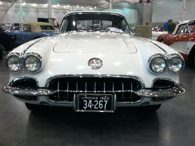 Chevrolet Corvette 1960 image number 12