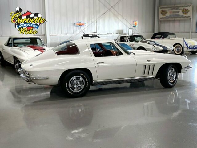 Chevrolet Corvette 1966 image number 17