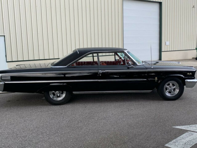 Ford Galaxie 1963 image number 16