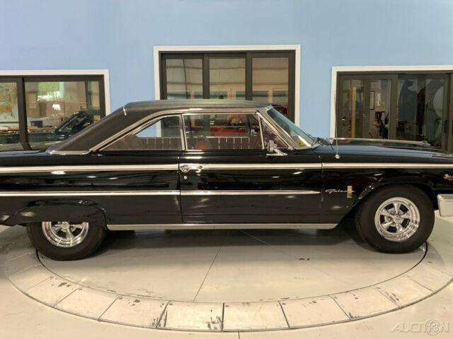 Ford Galaxie 1963 image number 29