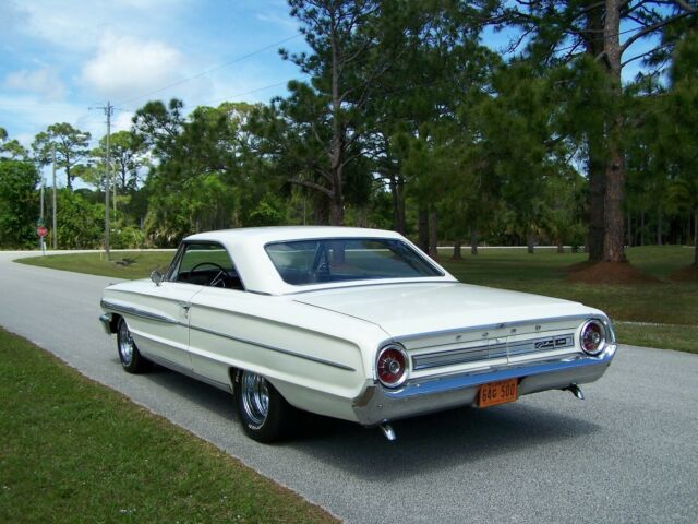 Ford Galaxie 1964 image number 2