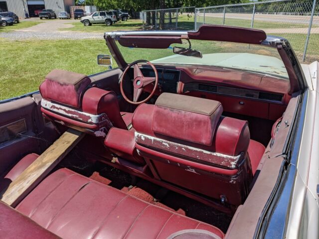 Cadillac DeVille Convertible 1969 image number 5