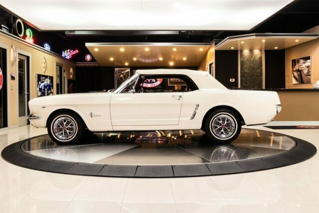 Ford Mustang 1965 image number 19