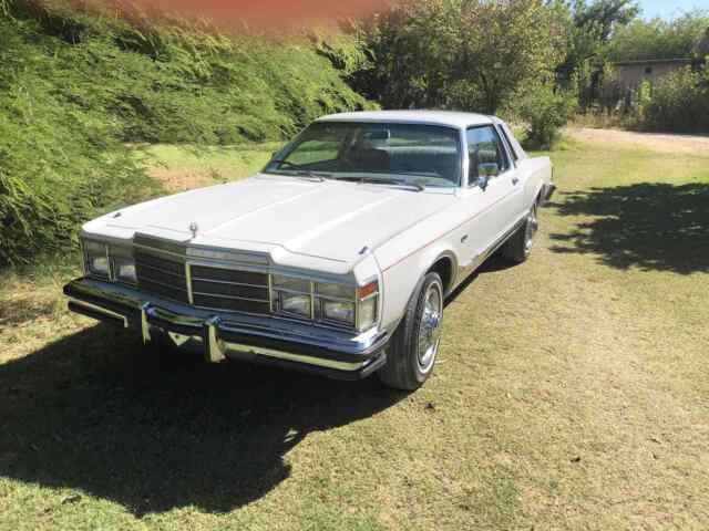 Chrysler Le Baron 1979 image number 0