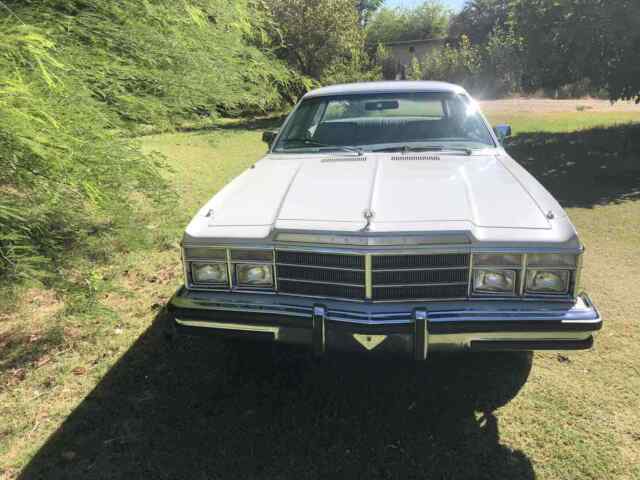 Chrysler Le Baron 1979 image number 1