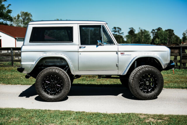 Ford Bronco 1977 image number 0