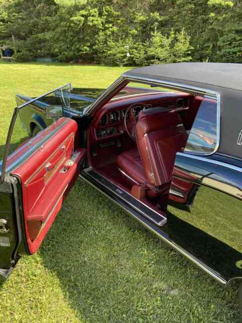 Lincoln Continental Mk III 1970 image number 11