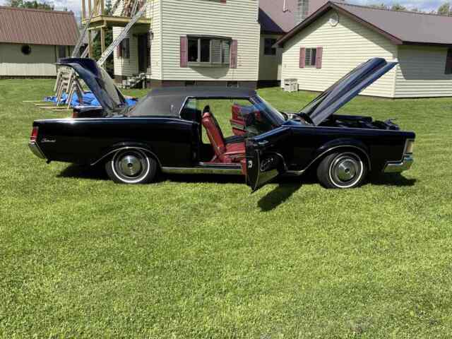 Lincoln Continental Mk III 1970 image number 2