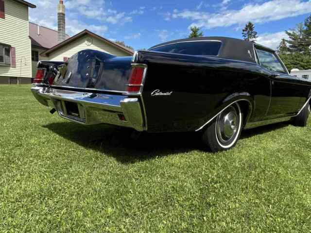 Lincoln Continental Mk III 1970 image number 21