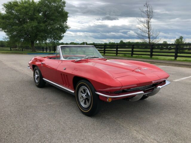 Chevrolet Corvette 1966 image number 26