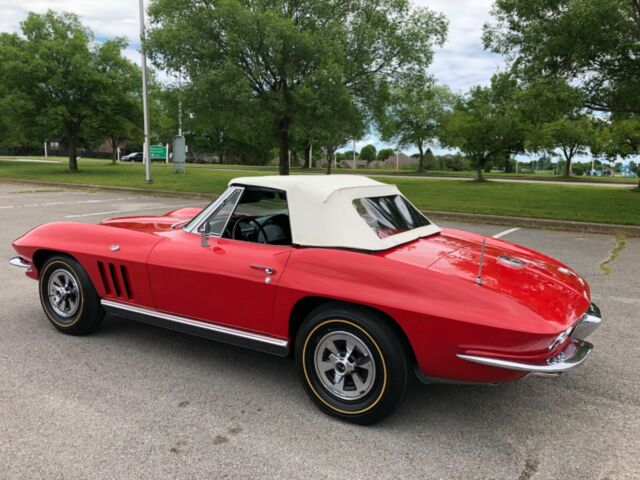 Chevrolet Corvette 1966 image number 29