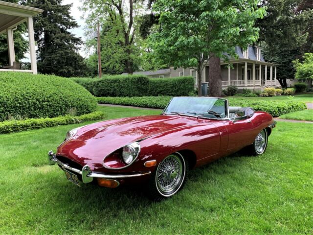 Jaguar E-Type 1970 image number 0