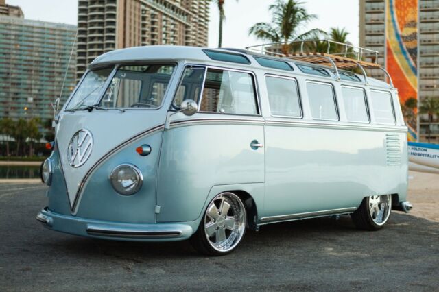 Volkswagen Bus 1961 image number 11