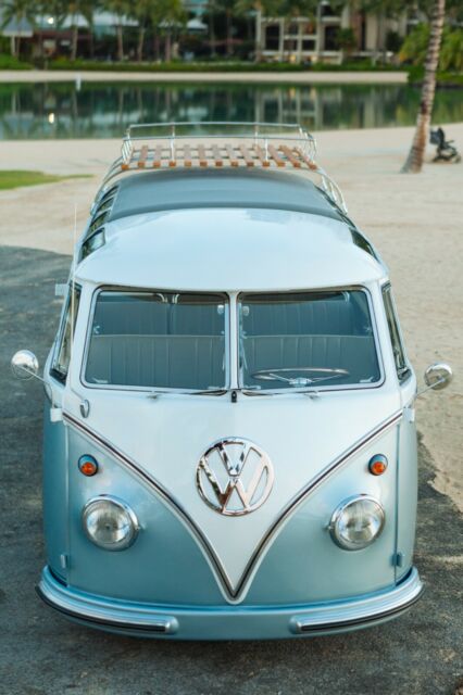 Volkswagen Bus 1961 image number 14