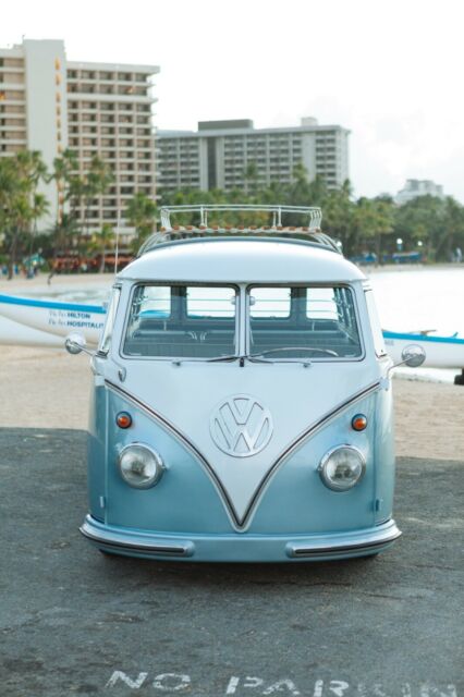 Volkswagen Bus 1961 image number 17