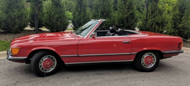 Mercedes-Benz 350SL Roadster 1972 image number 0