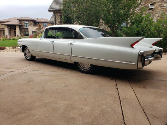 Cadillac DeVille 1960 image number 0