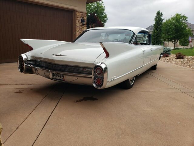 Cadillac DeVille 1960 image number 1