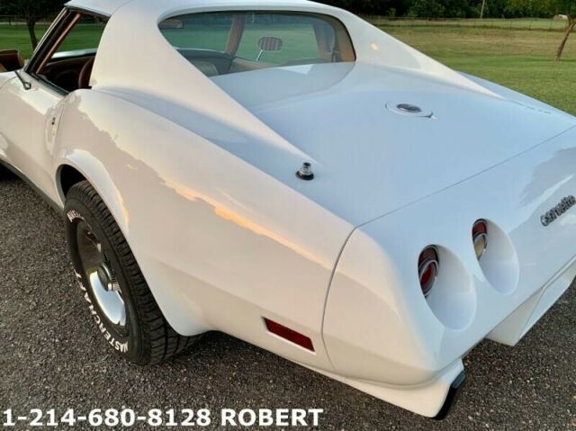 Chevrolet Corvette 1976 image number 31