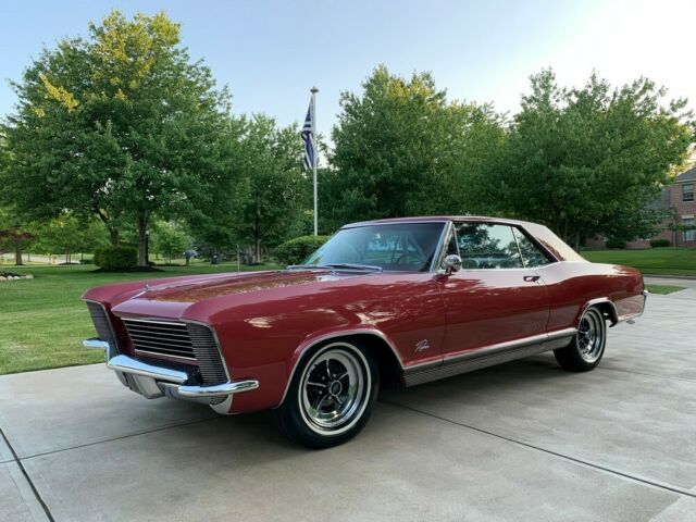 Buick Riviera 1965 image number 0