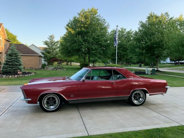 Buick Riviera 1965 image number 1