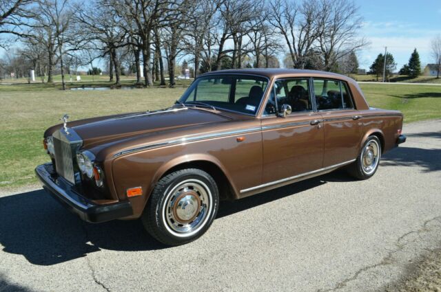 Rolls-Royce Silver Shadow 1974 image number 4