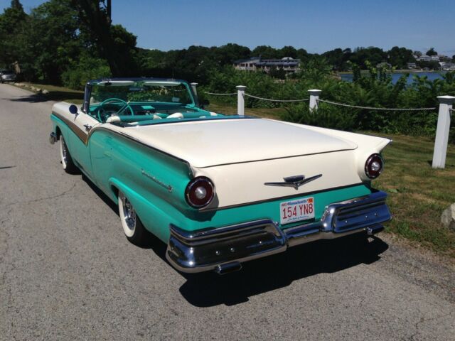 Ford Fairlane 1957 image number 20