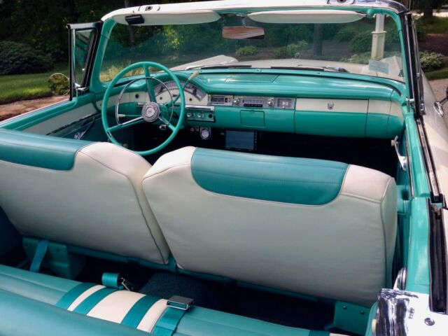 Ford Fairlane 1957 image number 3