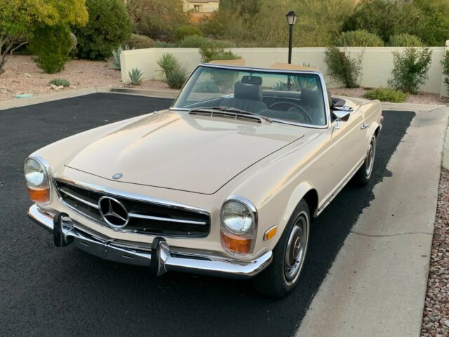 Mercedes-Benz SL-Class 1970 image number 24