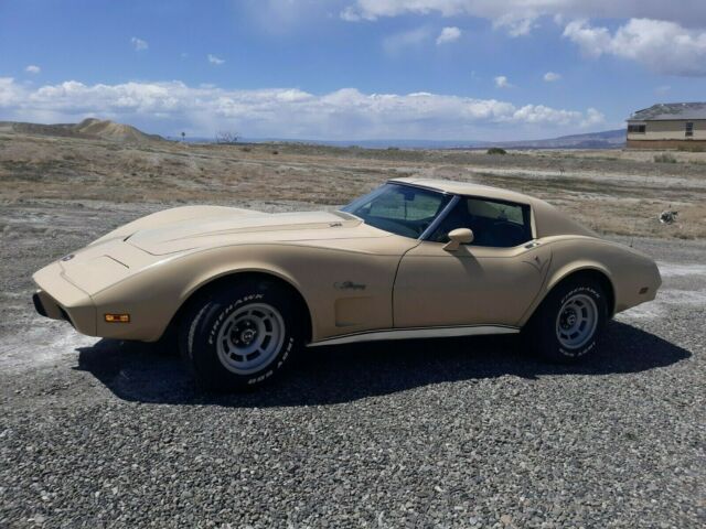 Chevrolet Corvette 1976 image number 0