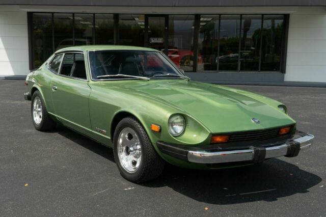 Datsun Z-Series 1975 image number 1