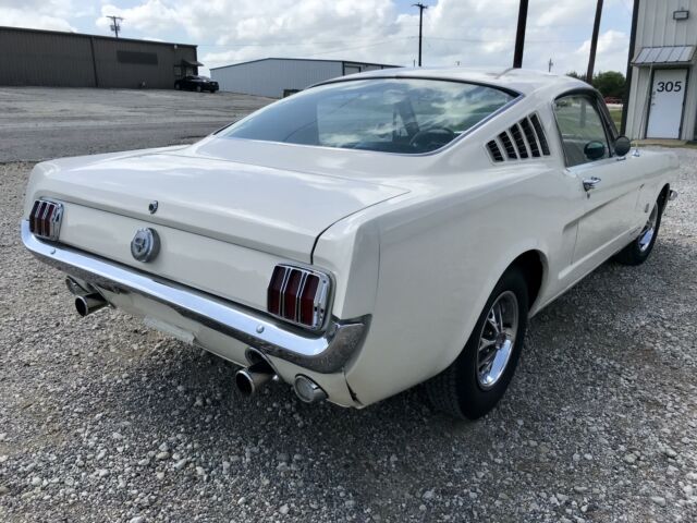 Ford Mustang 1965 image number 4