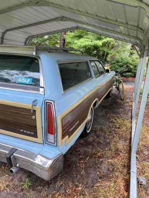 Ford Country Squire 1974 image number 26