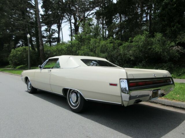 Chrysler 300 Series 1970 image number 1